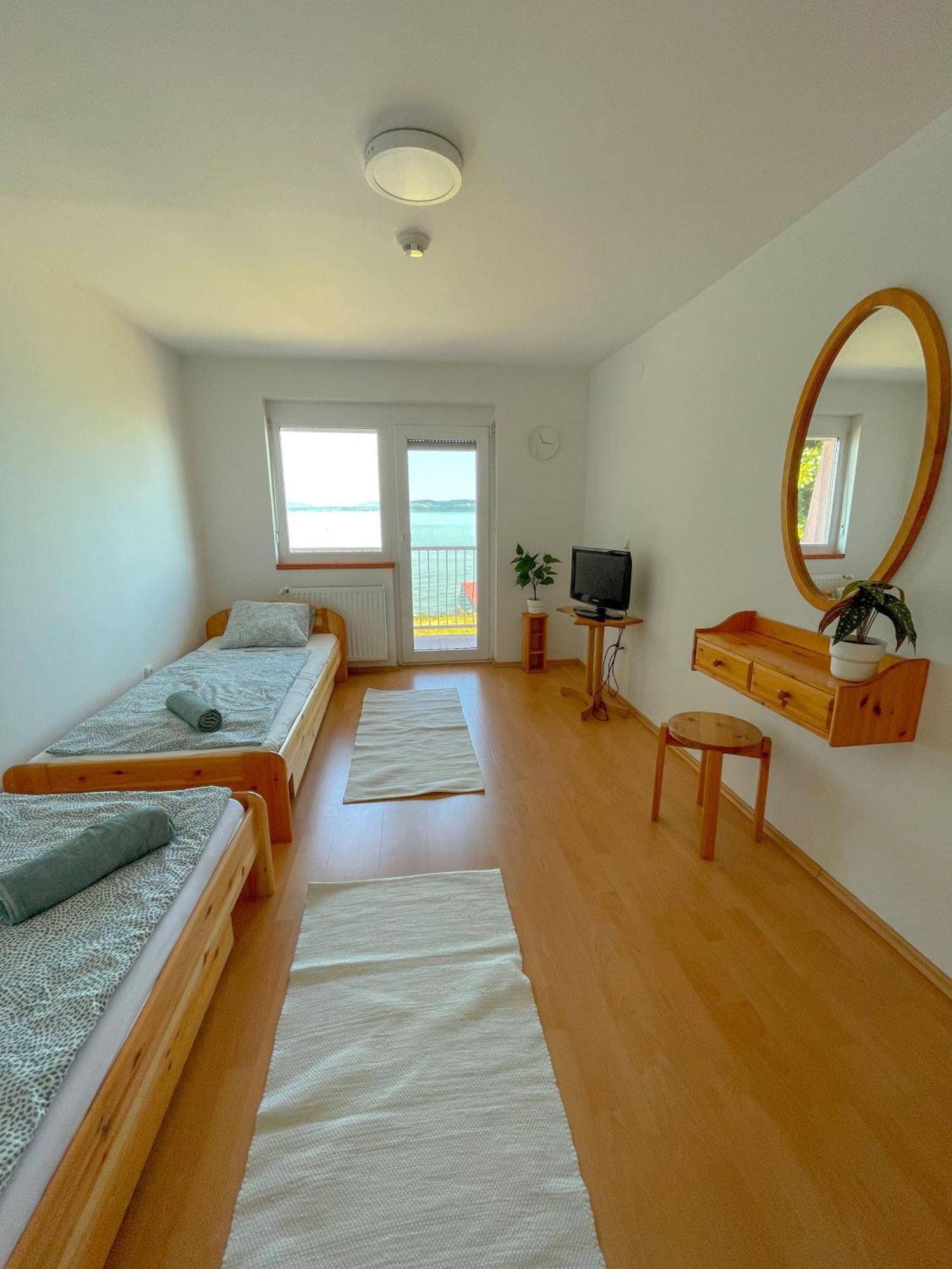 Zoeldpart Villa Balatonszarszo Exteriör bild