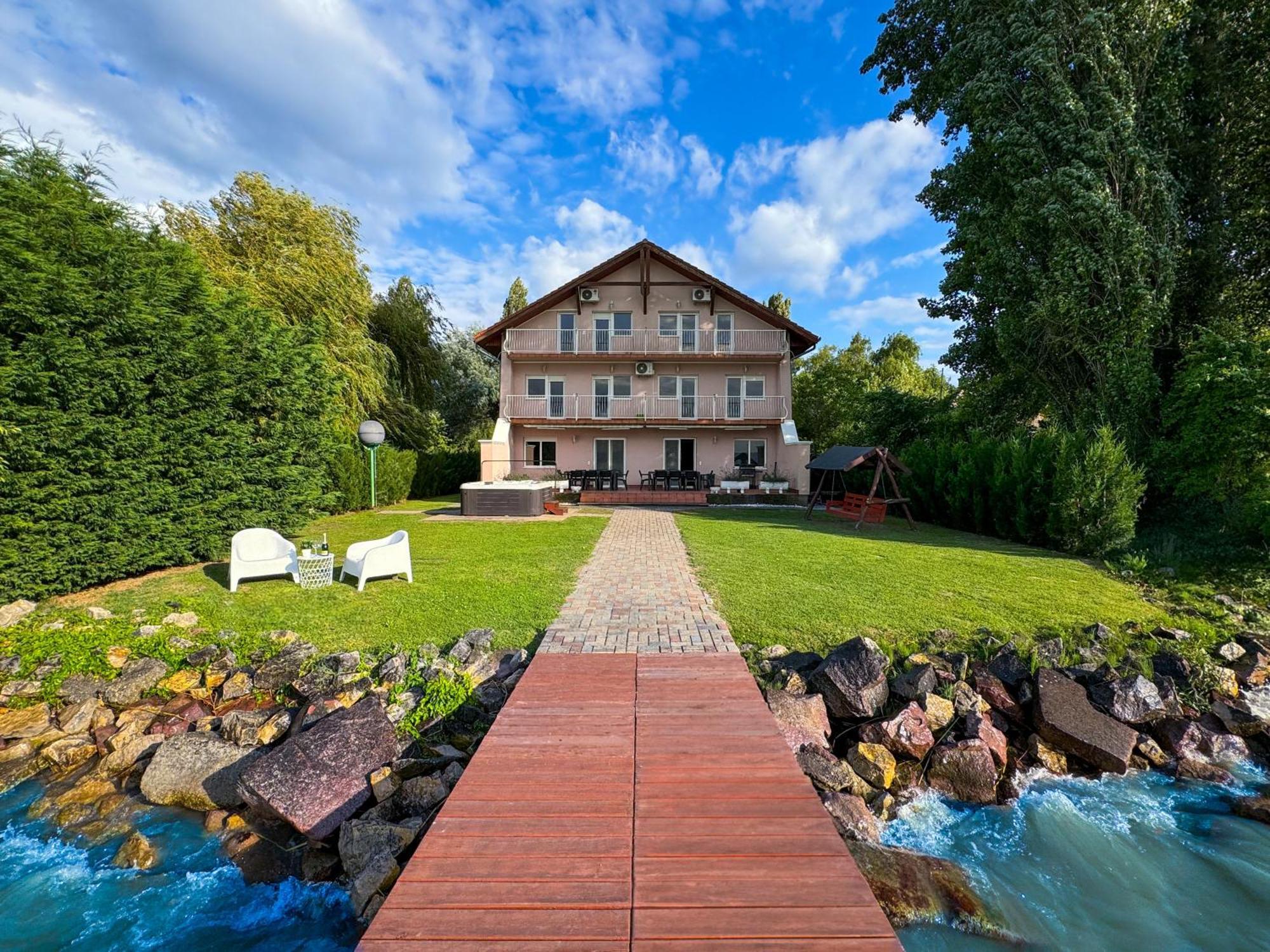 Zoeldpart Villa Balatonszarszo Exteriör bild
