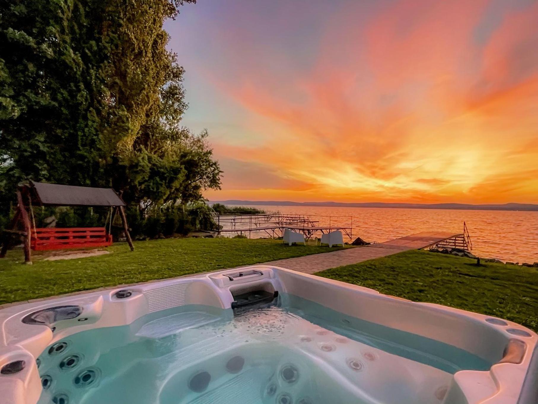 Zoeldpart Villa Balatonszarszo Exteriör bild
